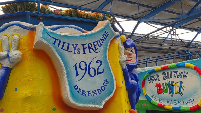 Till’s Freunde setzen Zeichen der Solidarität: Vereinswagen wird zu „Tilly’s Freunde“